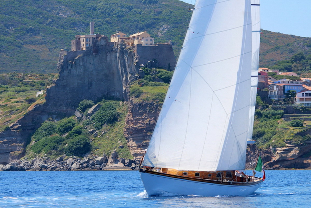 12-17 giugno 2025, il “Capraia Sail Rally” compie un lustro  e aggiunge il 1° “Vele Storiche a Punta Ala”
