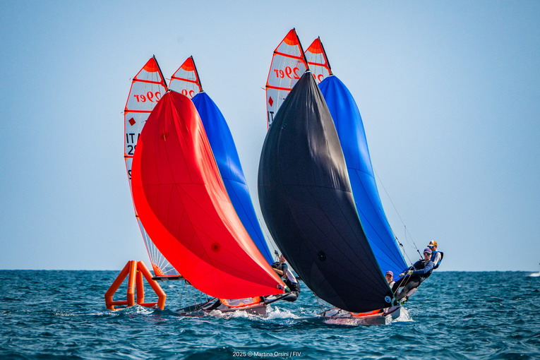 Primo giorno di regate per il Campionato Italiano Giovanile delle Classi In Doppio di Formia 2025