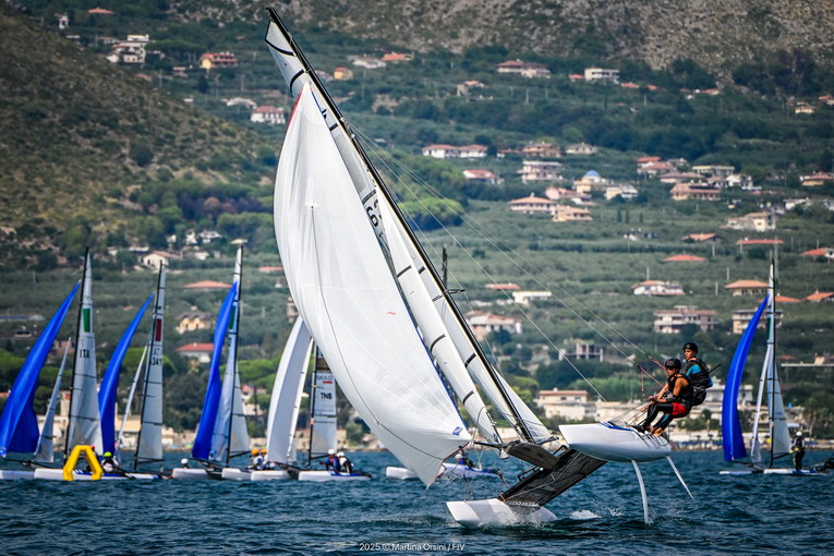 Secondo giorno di regate per il Campionato Italiano Giovanile delle Classi In Doppio di Formia 2025